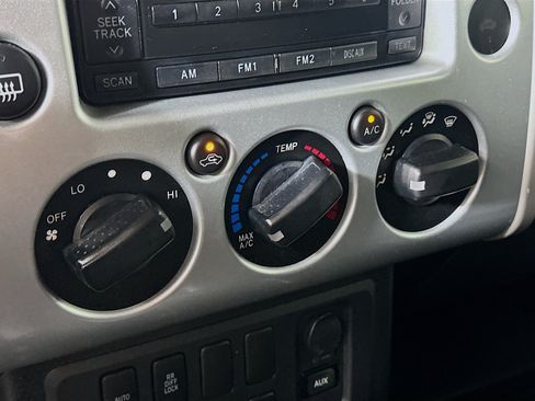 Used 2007 Toyota FJ Cruiser 2WD image 21