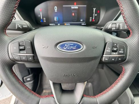 Used 2023 Ford Escape ST-Line Select AWD/4WD image 14