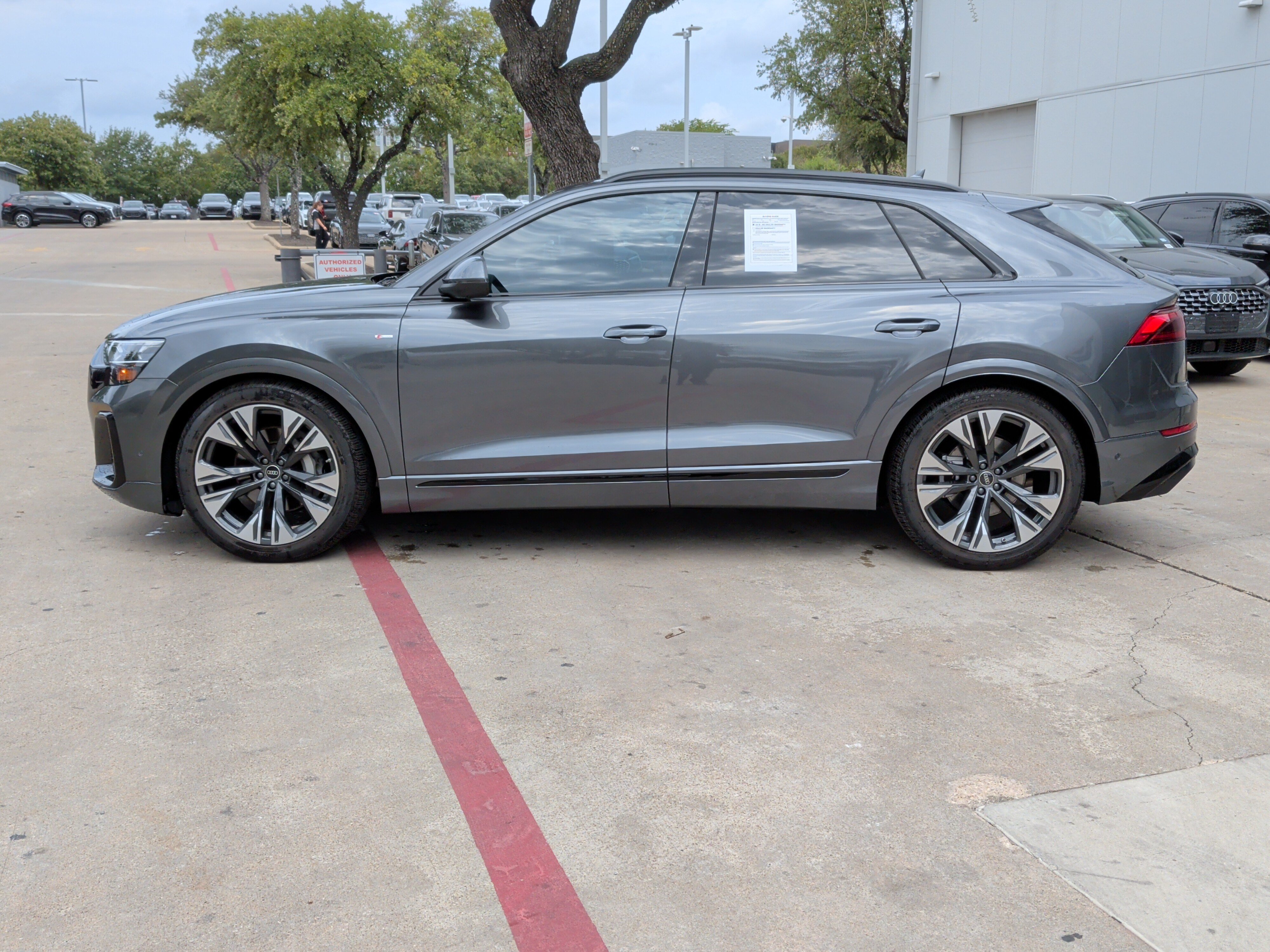 Certified 2025 Audi Q8 Prestige AWD/4WD image 7