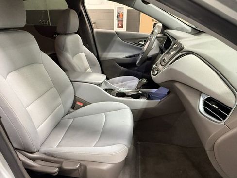 Used 2018 Chevrolet Malibu LS image 14