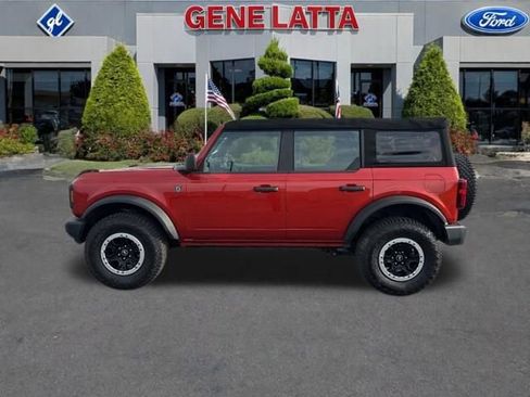 Used 2023 Ford Bronco 4-Door w/ Sasquatch Package image 3