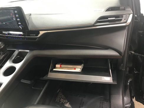 Used 2021 Toyota Sienna XSE image 39