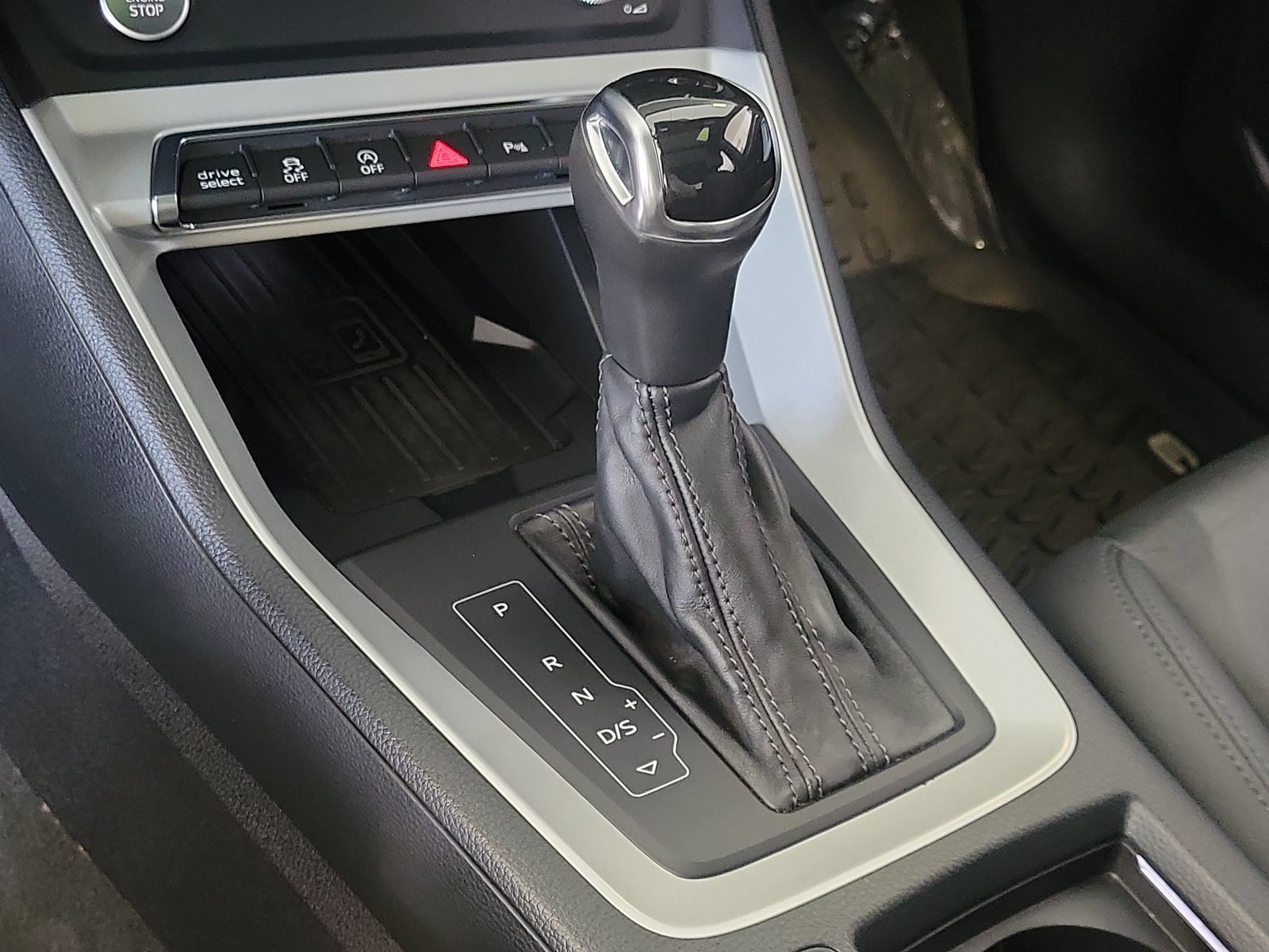 Used 2020 Audi Q3 2.0T Premium Plus AWD/4WD image 30