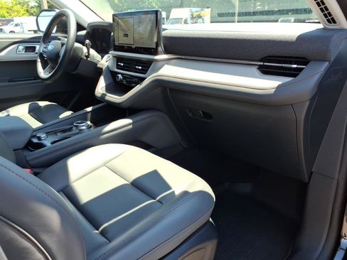 Used 2026 Ford Explorer Active w/ Active Comfort Package AWD/4WD image 9