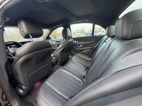 Used 2022 Mercedes-Benz E 350 4MATIC Sedan image 9