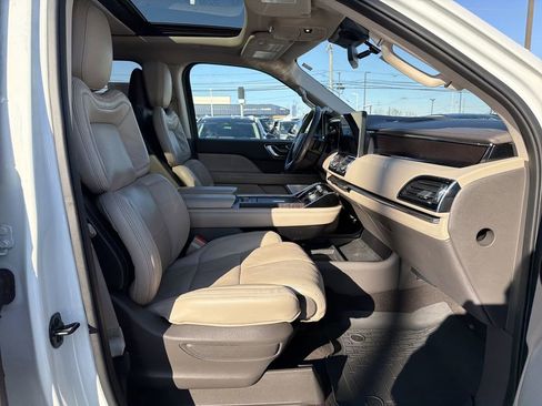 Certified 2024 Lincoln Navigator Reserve image 15