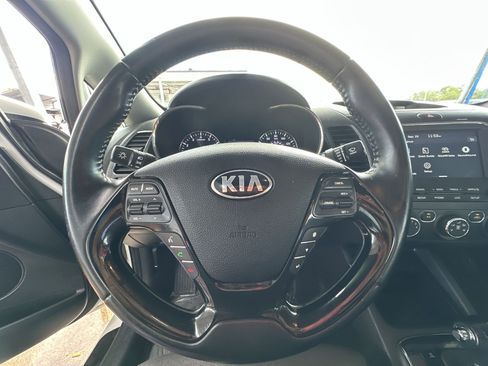 Certified 2017 Kia Forte S w/ S Technology Package image 11