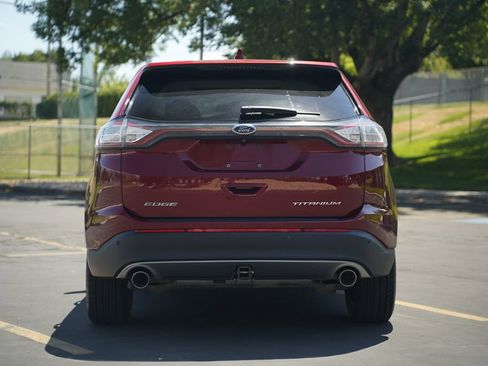 Used 2017 Ford Edge Titanium w/ Equipment Group 301A FWD image 4