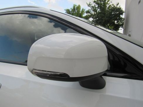 Used 2022 Volvo V90 B6 Cross Country image 23