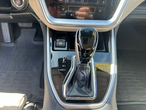 Used 2025 Subaru Outback Limited image 31