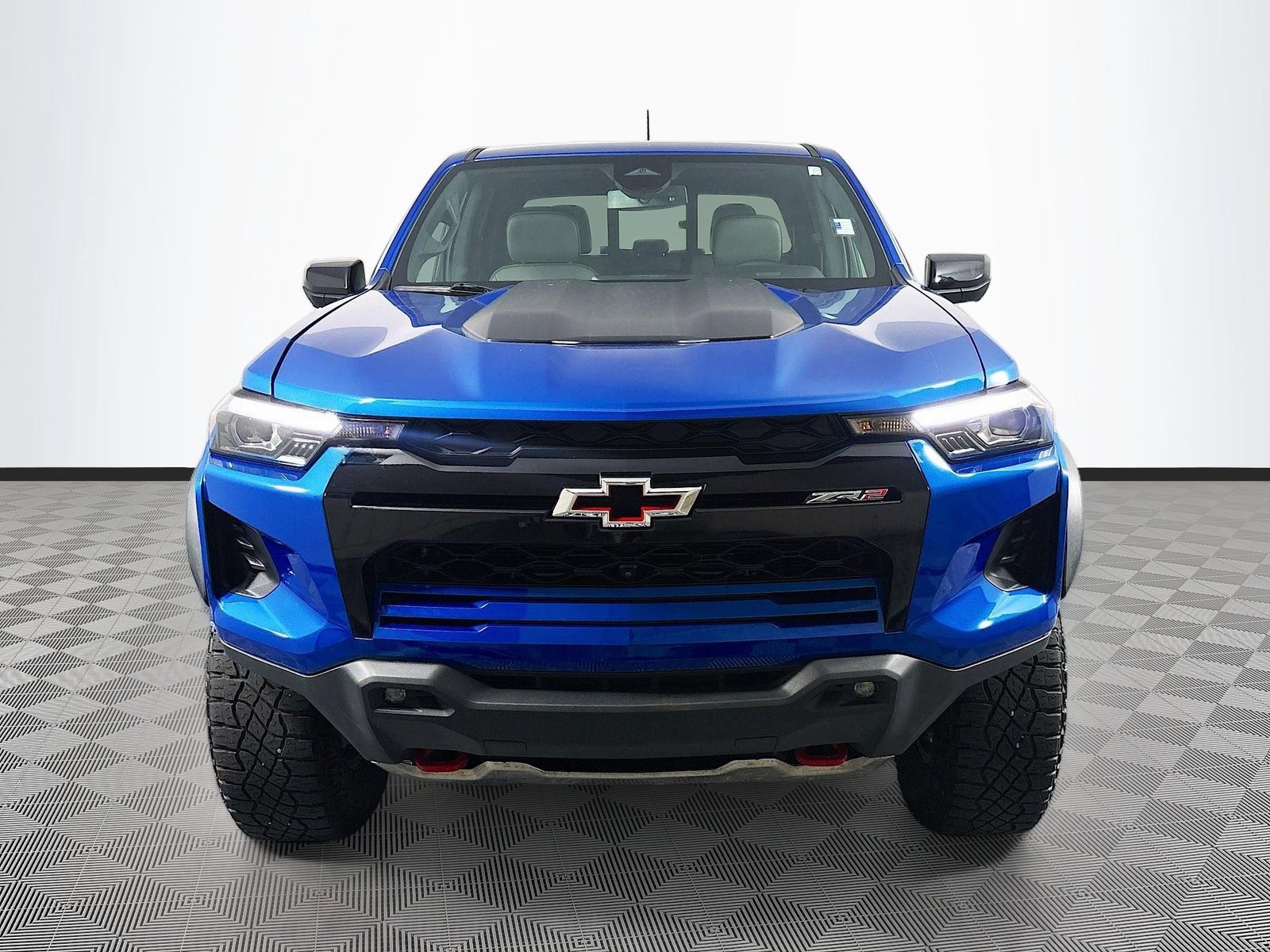 Used 2024 Chevrolet Colorado ZR2 w/ ZR2 Convenience Package III AWD/4WD image 2