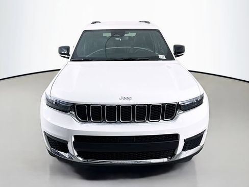 Used 2024 Jeep Grand Cherokee L Limited image 2