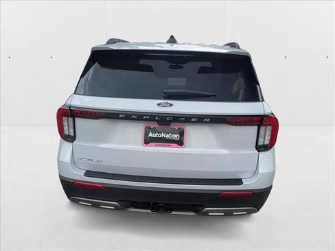 New 2025 Ford Explorer Active w/ Active Comfort Package image 7