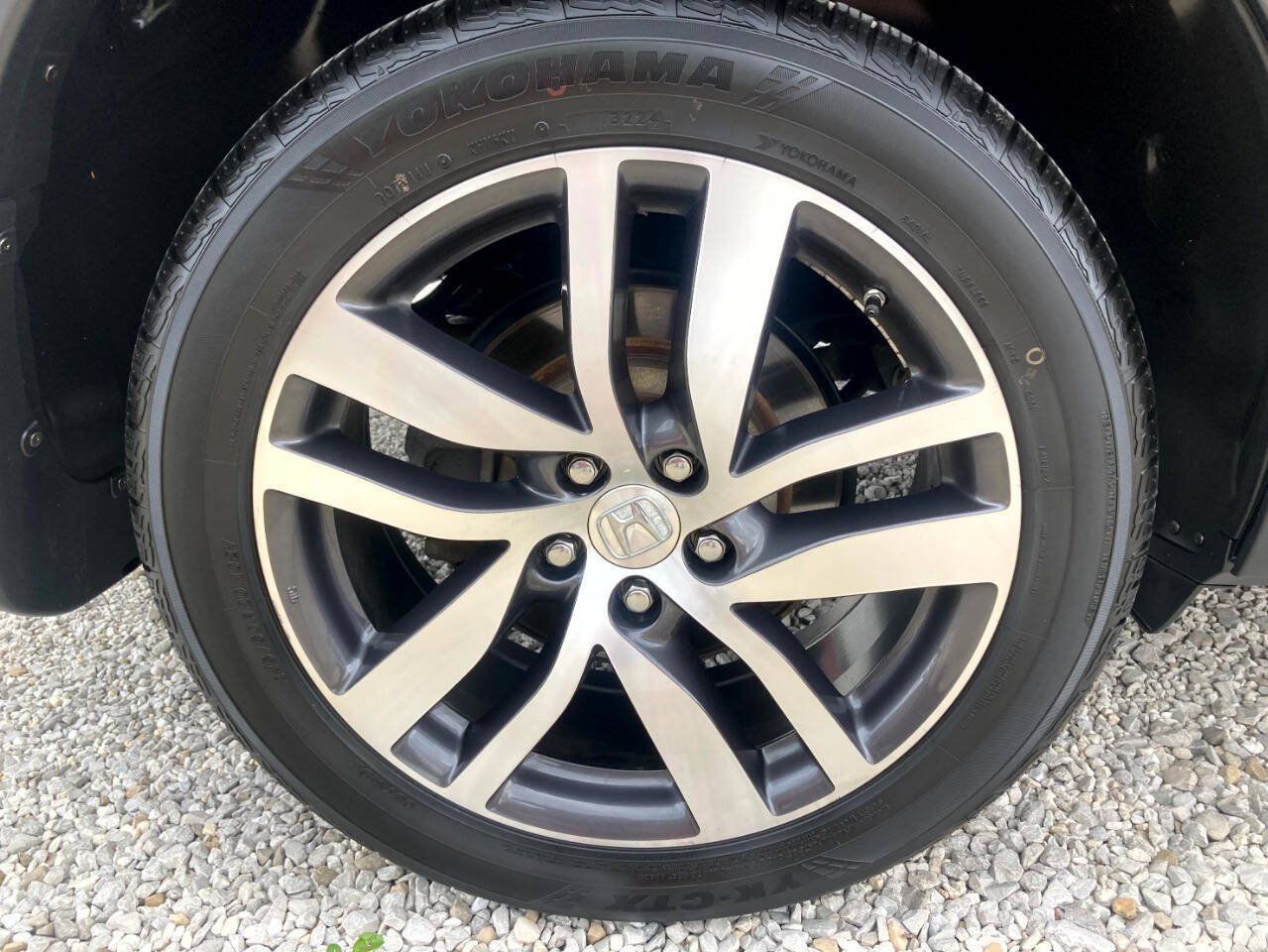 Used 2017 Honda Pilot Touring image 32