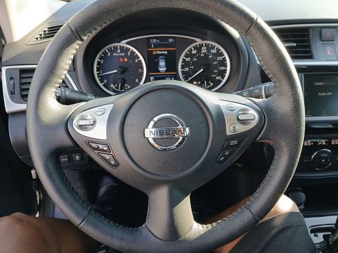 Used 2019 Nissan Sentra SR w/ Exterior Package image 13