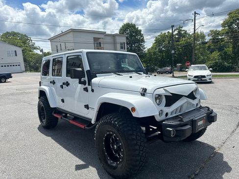 Used 2018 Jeep Wrangler Unlimited Sport AWD/4WD image 5