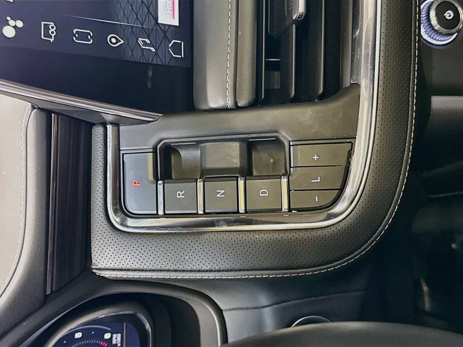 Used 2022 GMC Yukon SLT w/ SLT Premium Package AWD/4WD image 20