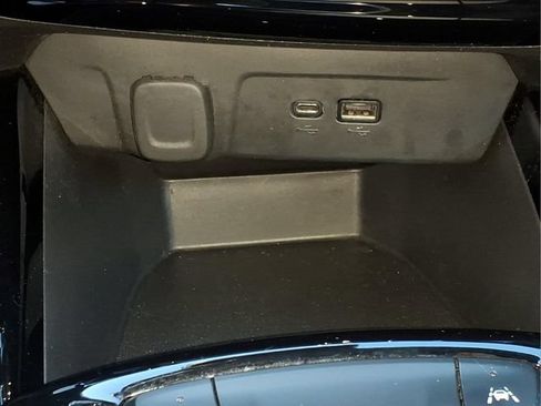 Used 2024 Chevrolet Trax RS w/ Driver Confidence Package FWD image 21