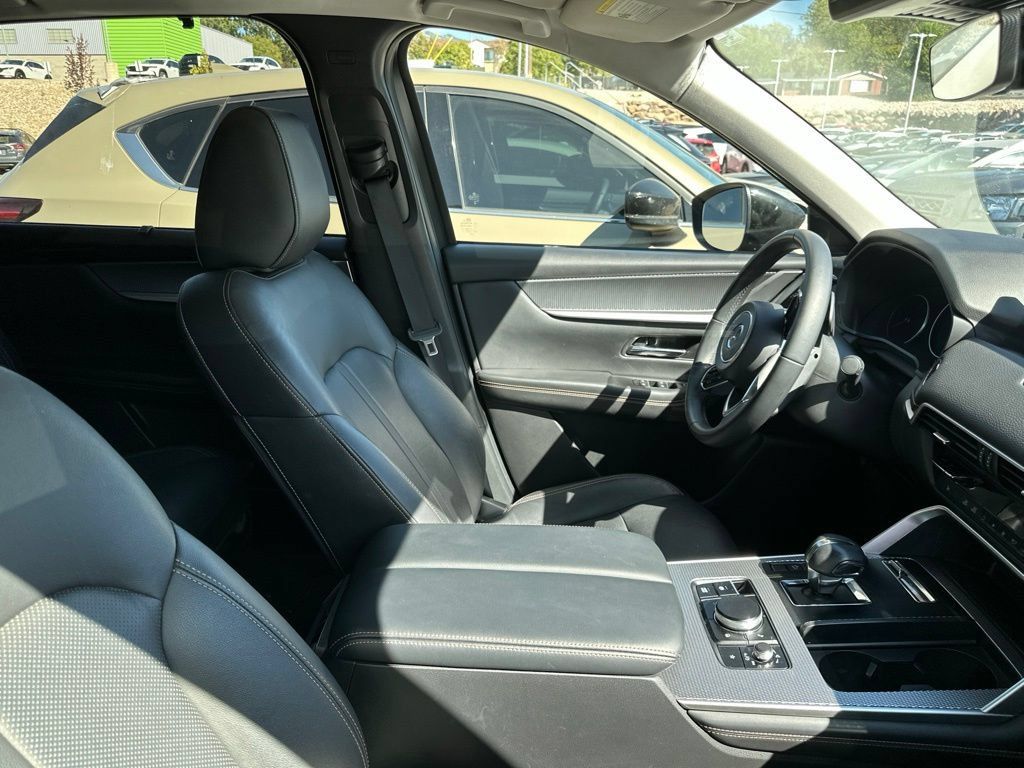 Used 2025 MAZDA CX-70 3.3 Turbo w/ Preferred Package AWD/4WD image 8