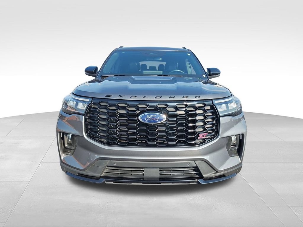 Used 2025 Ford Explorer ST AWD/4WD image 8