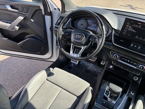 Used 2022 Audi SQ5 Premium image 24