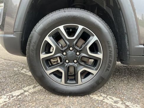 Used 2019 Jeep Compass Trailhawk AWD/4WD image 16