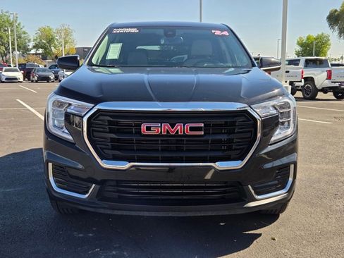 Used 2024 GMC Terrain SLE image 2