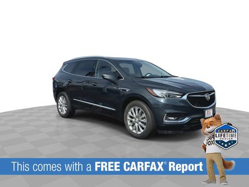 Used 2020 Buick Enclave Essence w/ Sound and Sites Package FWD image 2