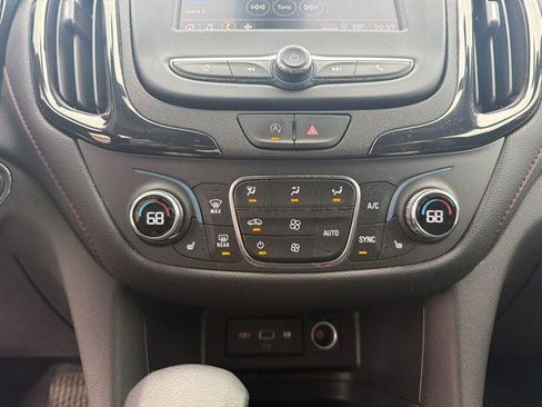 Used 2023 Chevrolet Equinox RS w/ LPO, Floor Liner Package image 39