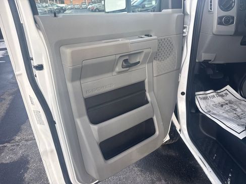 Used 2024 Ford E-450 and Econoline 450 Super Duty w/ Power Windows & Locks Group image 18