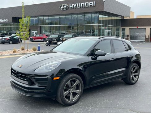 Used 2024 Porsche Macan AWD/4WD image 1