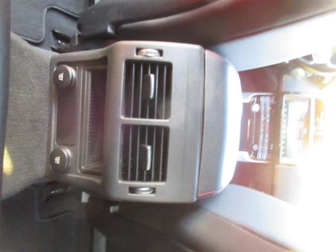 Used 2019 Jaguar XE Landmark Edition image 25