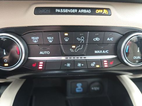 Used 2022 Ford Escape SEL w/ Technology Package AWD/4WD image 19