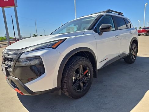 New 2026 Nissan Rogue SV AWD/4WD image 4