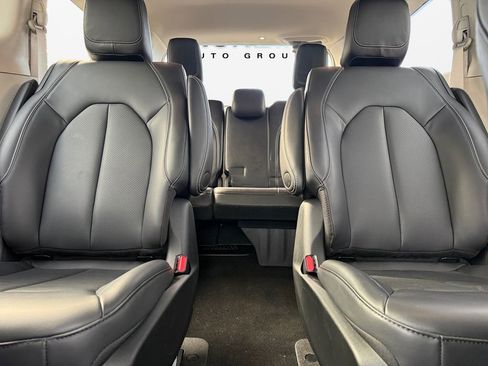 Certified 2023 Chrysler Pacifica Touring-L w/ Uconnect Theater Family Group image 16