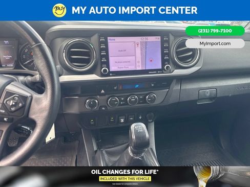 Used 2021 Toyota Tacoma TRD Sport w/ TRD Premium Sport Package AWD/4WD image 10