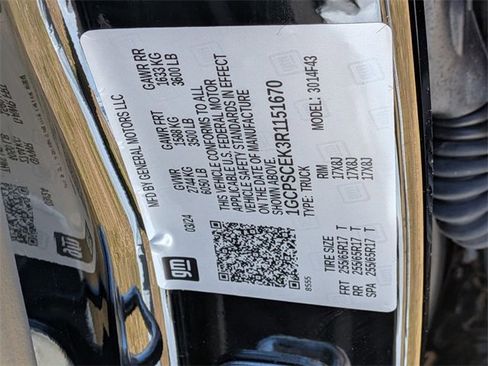 Used 2024 Chevrolet Colorado LT w/ LT Convenience Package II image 39