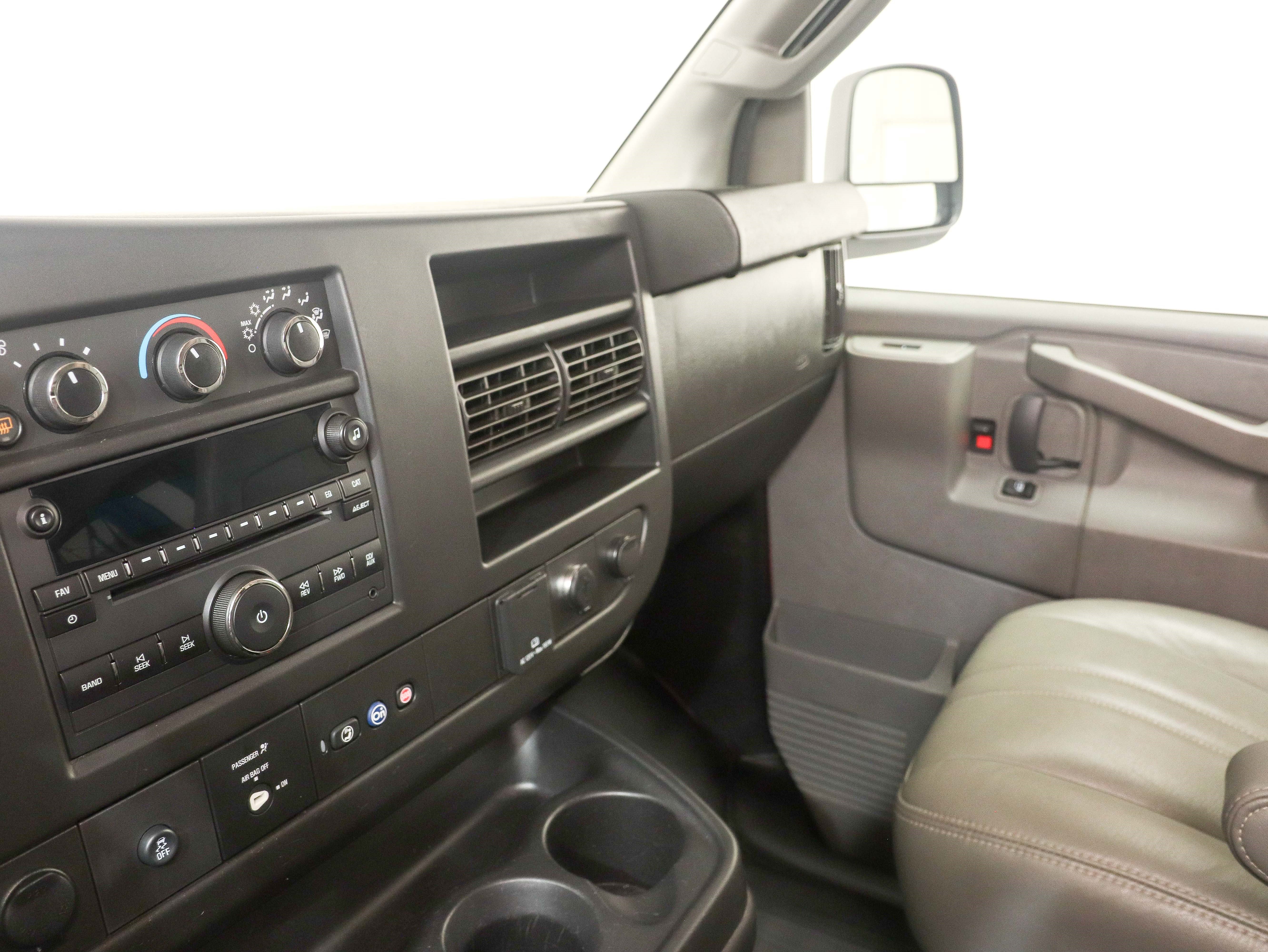 Used 2020 Chevrolet Express 3500 LS RWD image 14