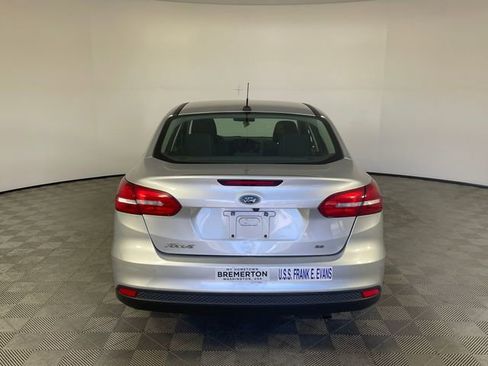 Used 2016 Ford Focus SE w/ SE Power Seat Package image 14