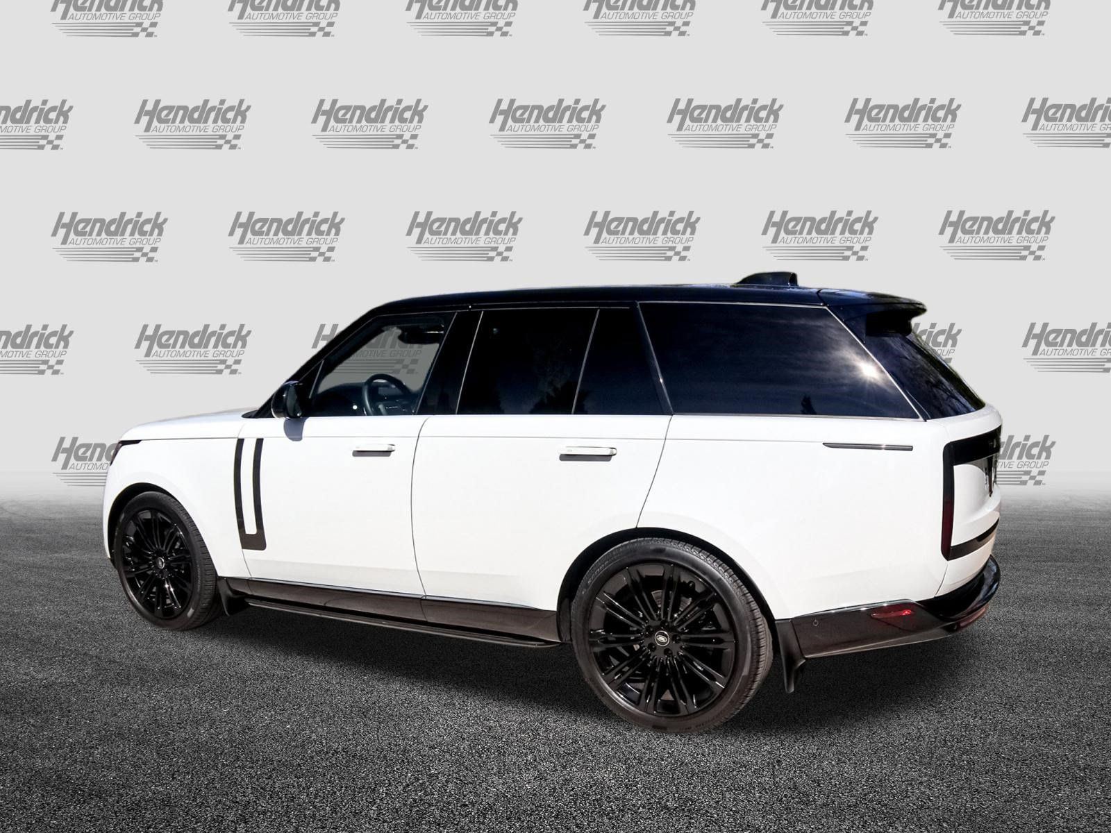 Used 2025 Land Rover Range Rover SE AWD/4WD image 7