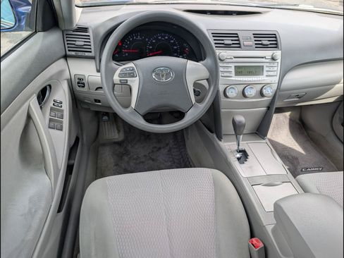 Used 2011 Toyota Camry LE FWD image 8
