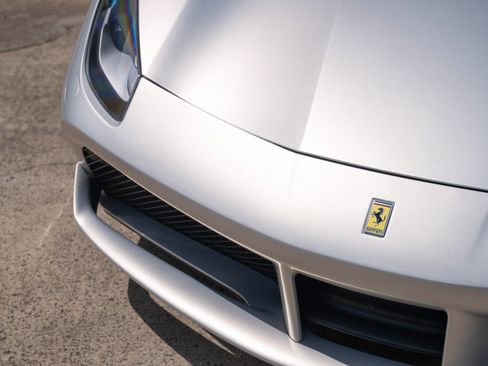 Used 2017 Ferrari 488 Spider RWD image 11