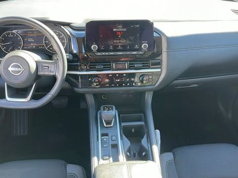 Used 2025 Nissan Pathfinder SV image 25