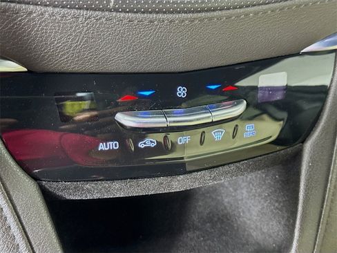 Used 2019 Cadillac XT5 FWD image 16