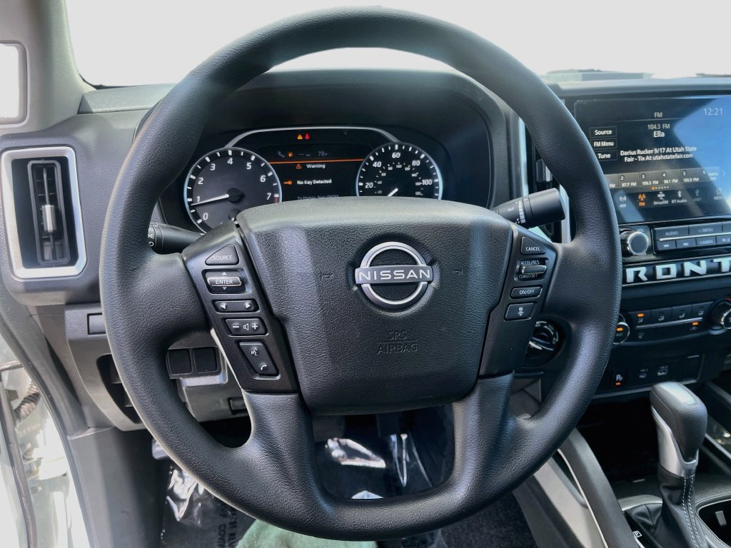 Used 2025 Nissan Frontier SV AWD/4WD image 11