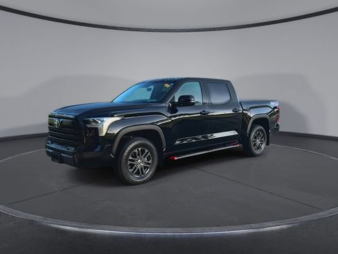 Used 2024 Toyota Tundra SR5 w/ SR5 Convenience Package AWD/4WD image 4
