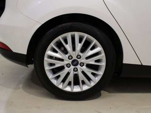 Used 2016 Ford Focus Titanium image 8