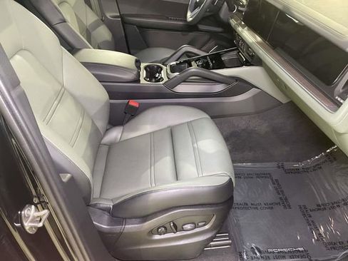 Certified 2026 Porsche Cayenne S AWD/4WD image 23