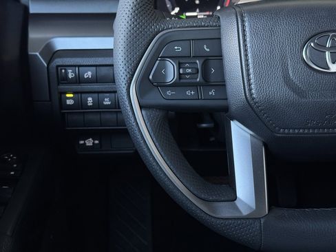 Used 2025 Toyota Tacoma TRD Off-Road image 21