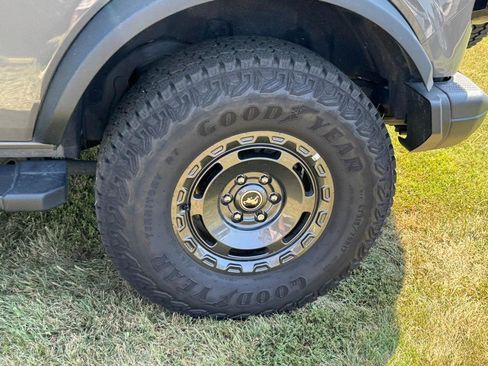 Used 2025 Ford Bronco Badlands w/ Sasquatch Package AWD/4WD image 7